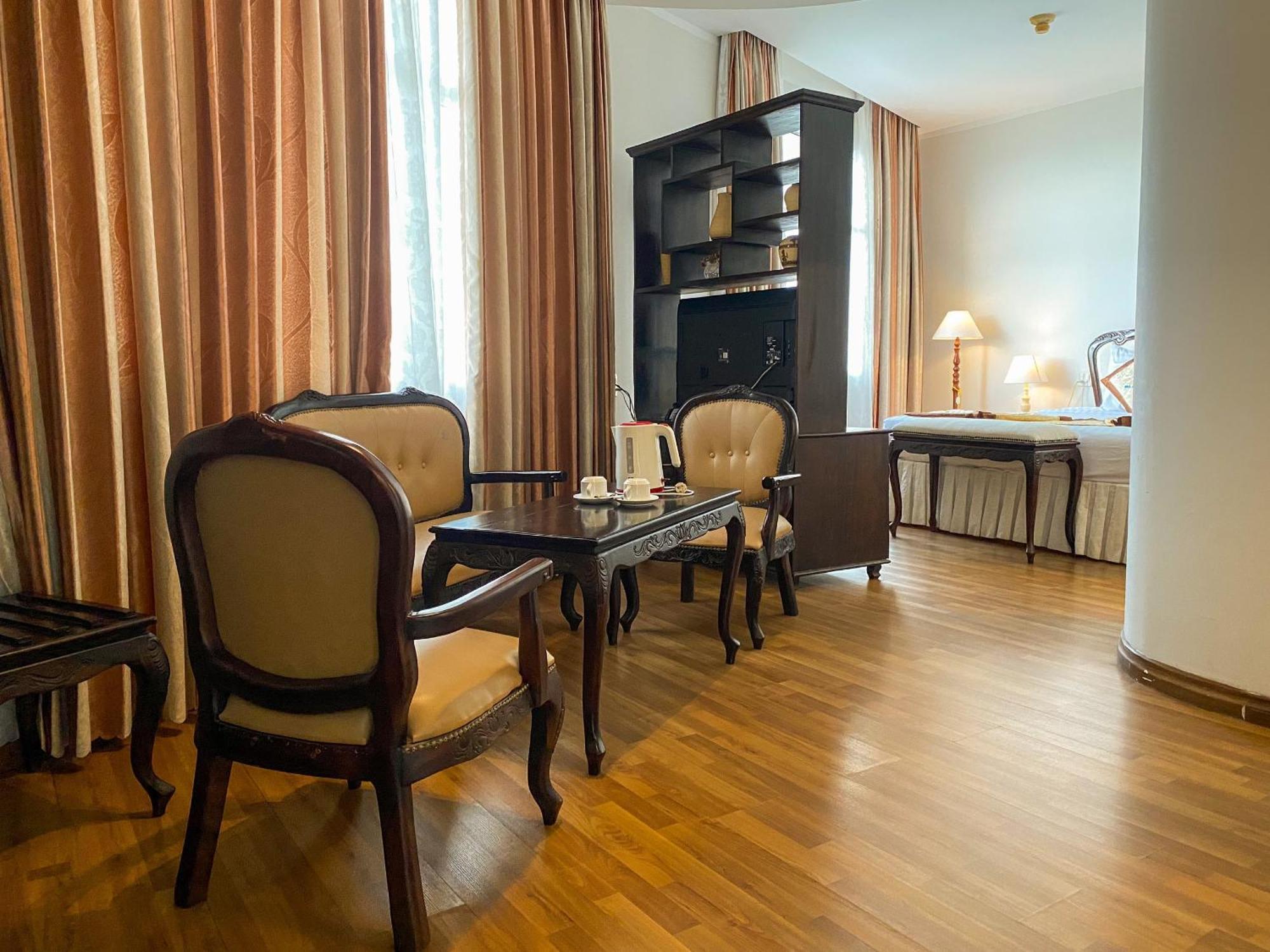 Hoa Binh 1 Hotel Long Xuyên Exteriér fotografie