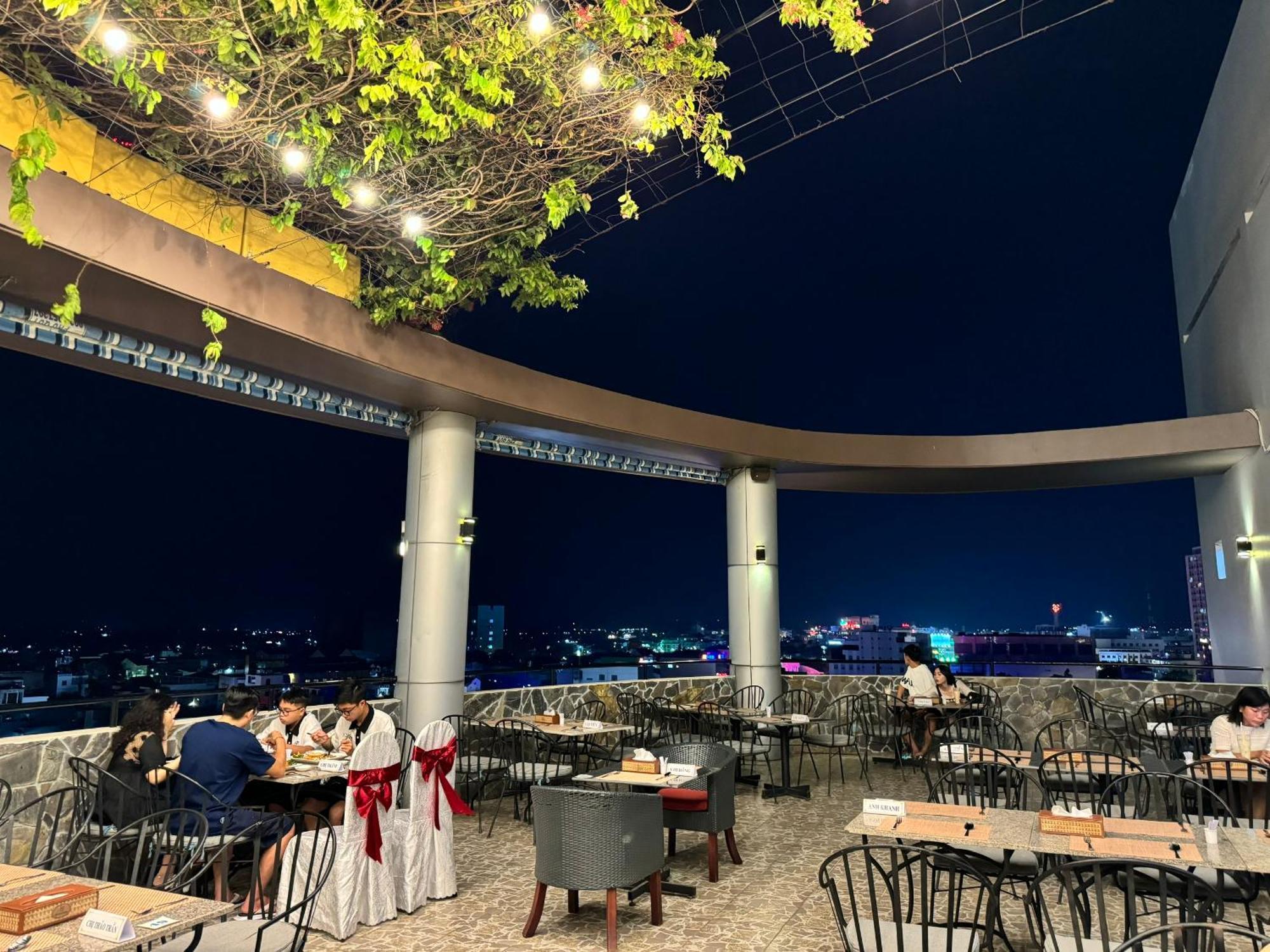 Hoa Binh 1 Hotel Long Xuyên Exteriér fotografie